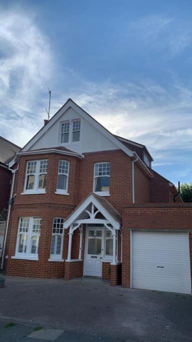 Lovely 4 Bedroom Home, Stones Throw From The Beach Brighton Eksteriør billede