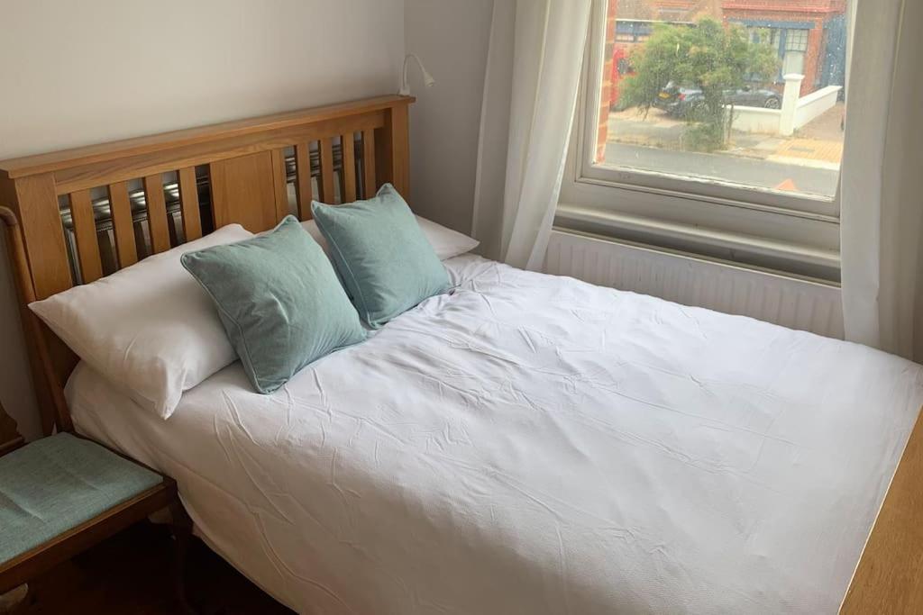 Lovely 4 Bedroom Home, Stones Throw From The Beach Brighton Eksteriør billede
