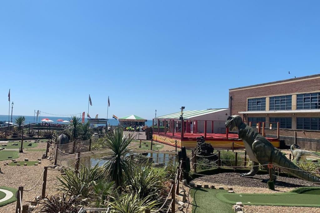 Lovely 4 Bedroom Home, Stones Throw From The Beach Brighton Eksteriør billede